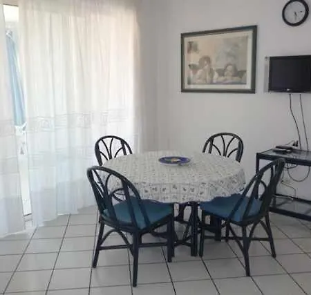 R28 - Trilocale Con Giardino A Due Passi Dal Mare Apartamento